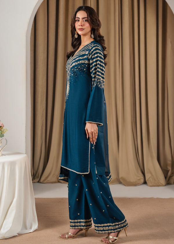 20260128182245-54d932343b7d4216-media_image-c9ebe8cfcbbf4d89ab56ad74648dc014 Zinc Peacock Embroidered 3PC