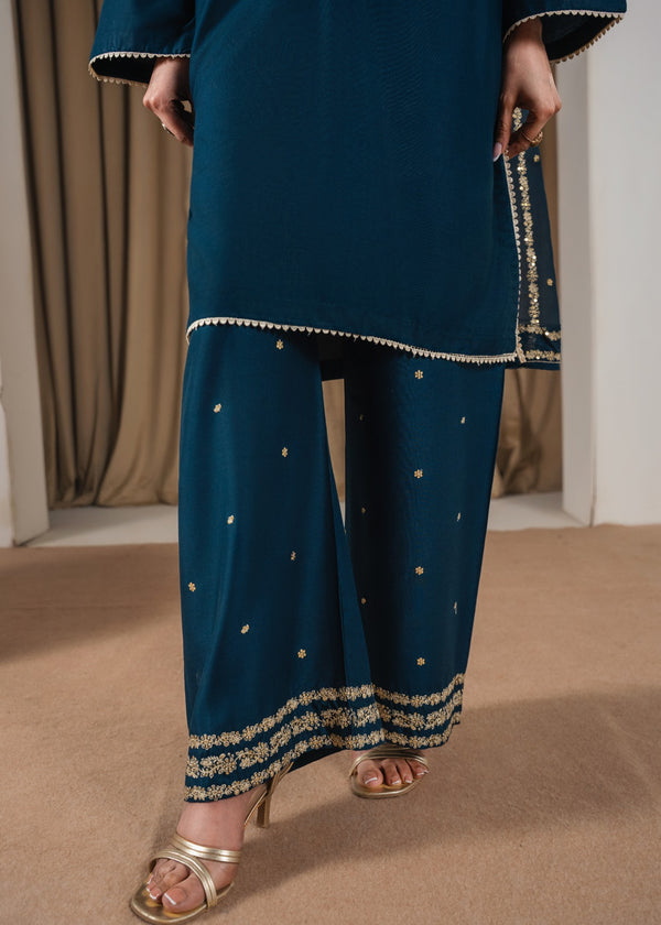 20260128182245-ed9fb6b733704a59-media_image-be8da6e1b7994cdb81dfc9d3e943317f Zinc Peacock Embroidered 3PC