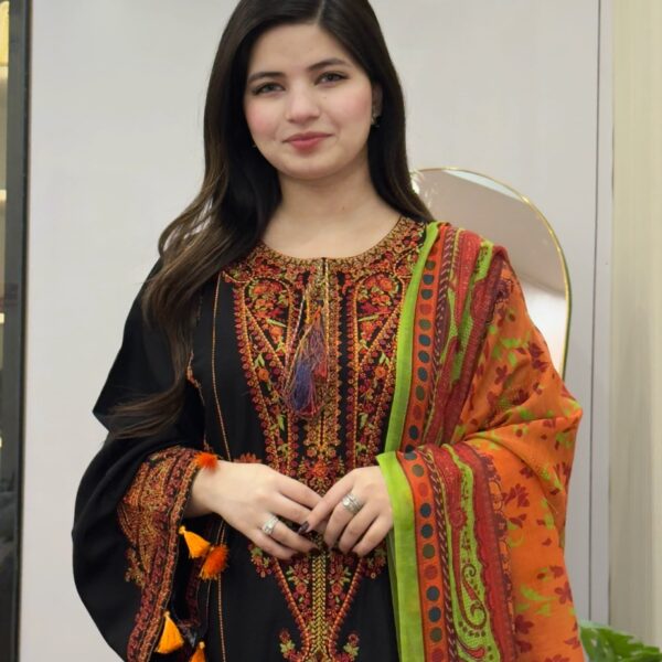 Inaya Embroidered 3PC