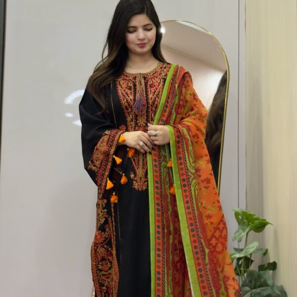 Inaya Embroidered 3PC