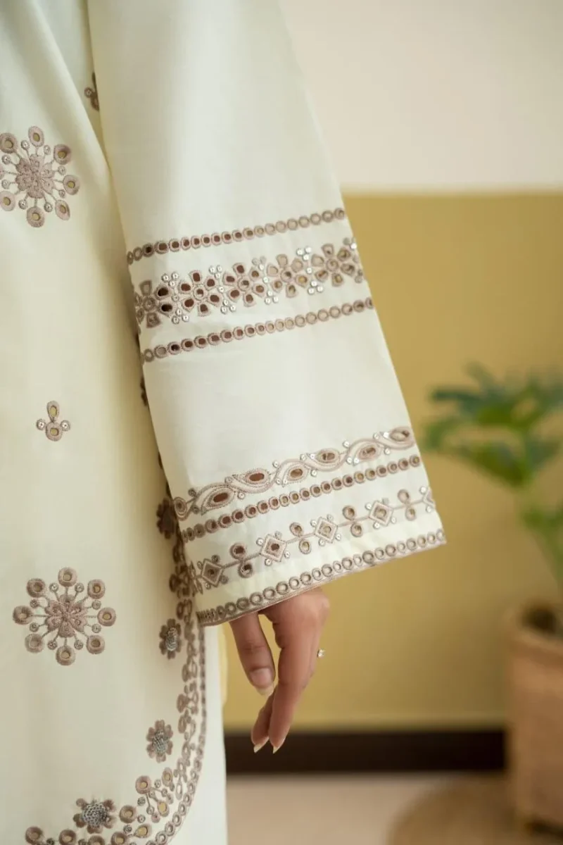 Shehnoor Embroidery 2PC ( PLAZO )