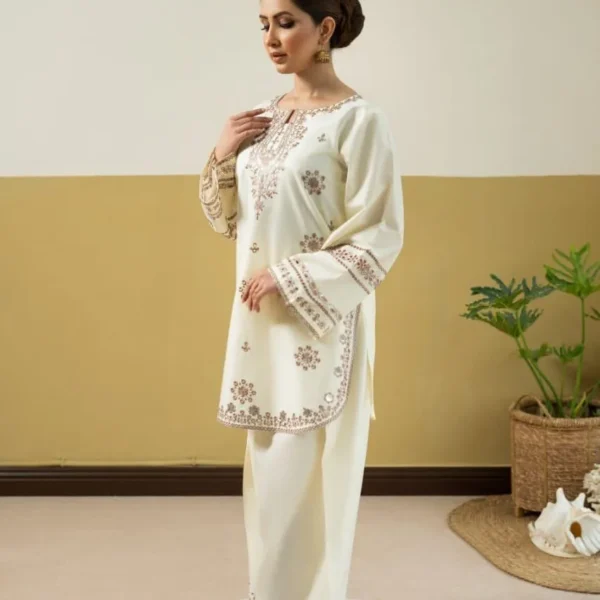 Shehnoor Embroidery 2PC ( PLAZO )