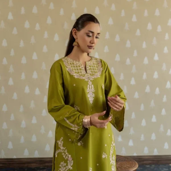 IMG-20260728-WA0488 MAHIRA EMBROIDERY 2PC (FARSHI)