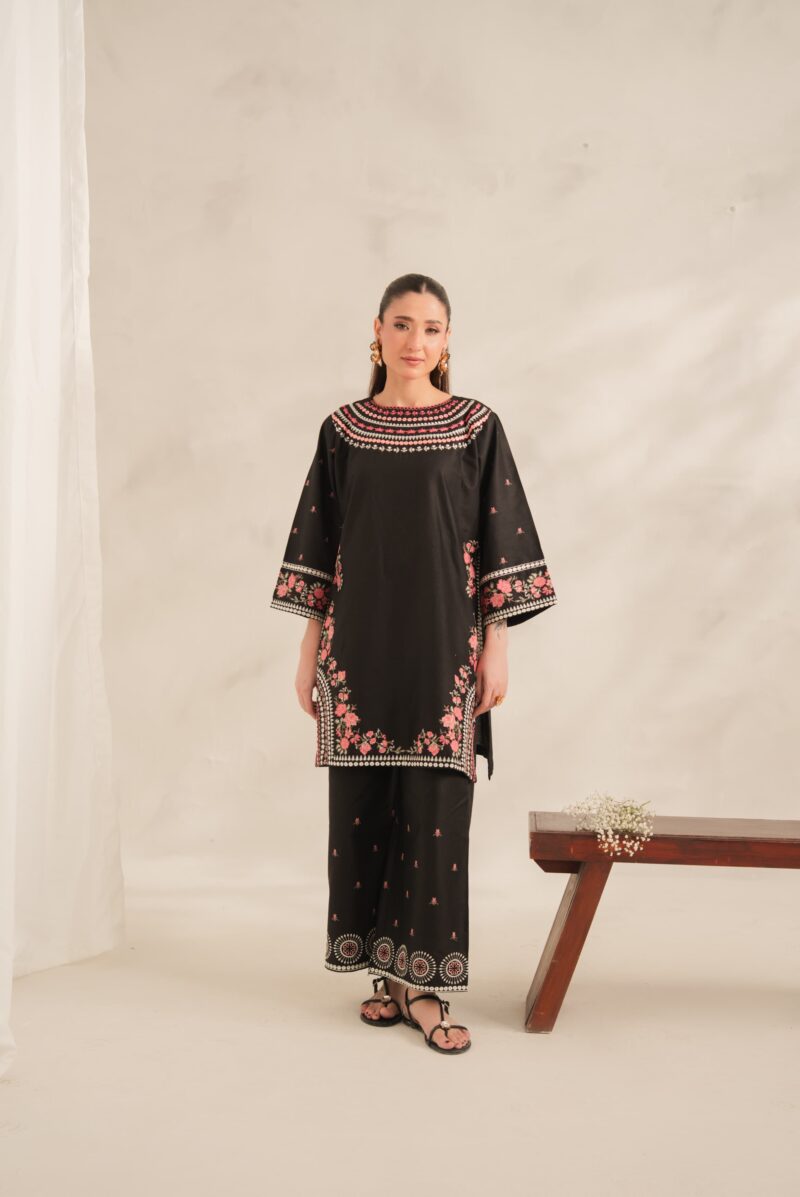 Black Roll Embroidery 2PC (PLAZO)