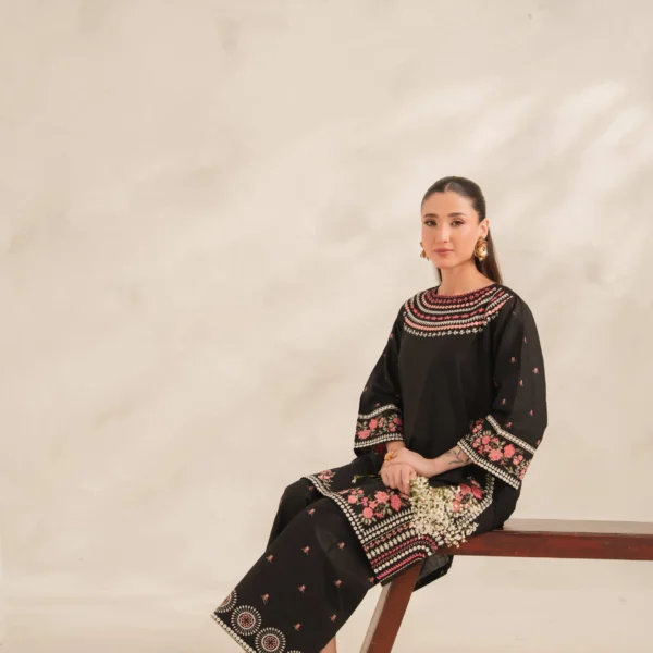 Black Roll Embroidery 2PC (PLAZO)