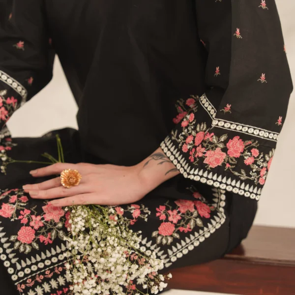 Black Roll Embroidery 2PC (PLAZO)