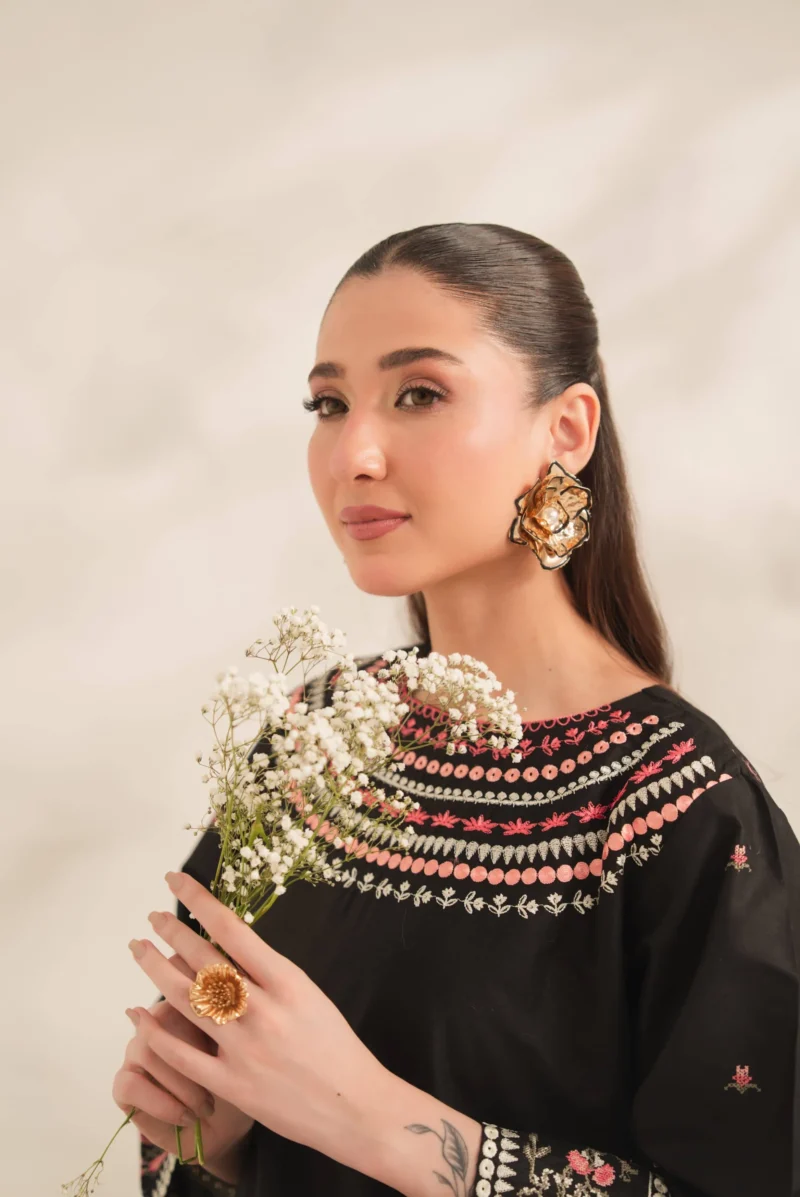 Black Roll Embroidery 2PC (PLAZO)