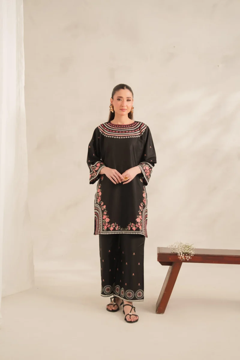 Black Roll Embroidery 2PC (PLAZO)