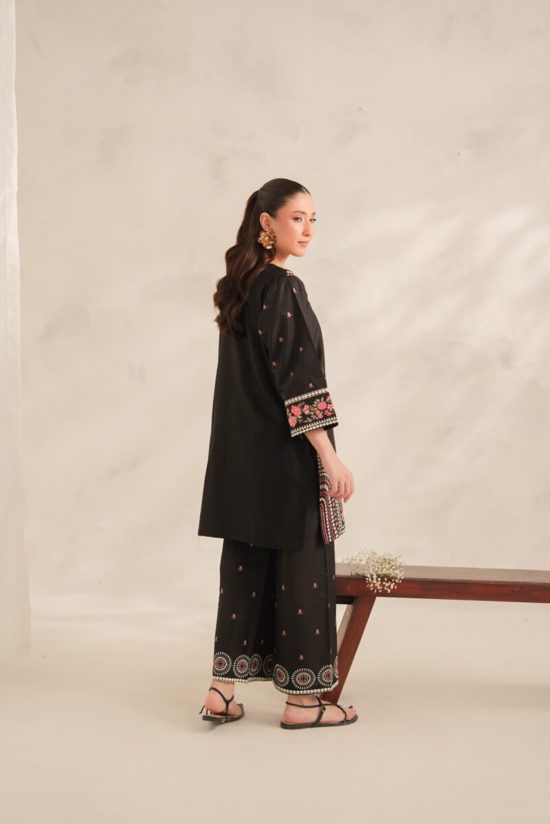 Black Roll Embroidery 2PC (PLAZO)