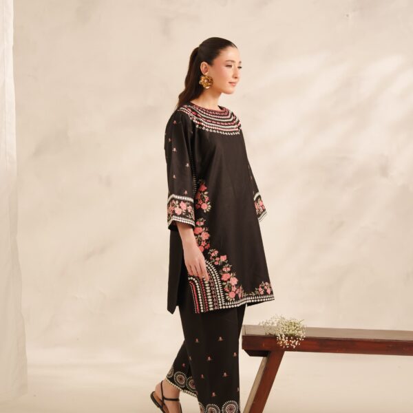 Black Roll Embroidery 2PC (PLAZO)