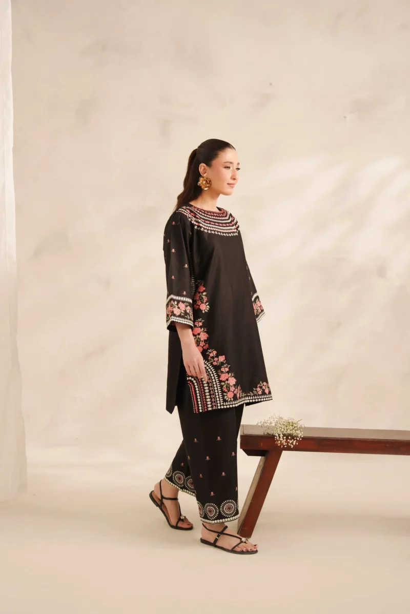 Black Roll Embroidery 2PC (PLAZO)