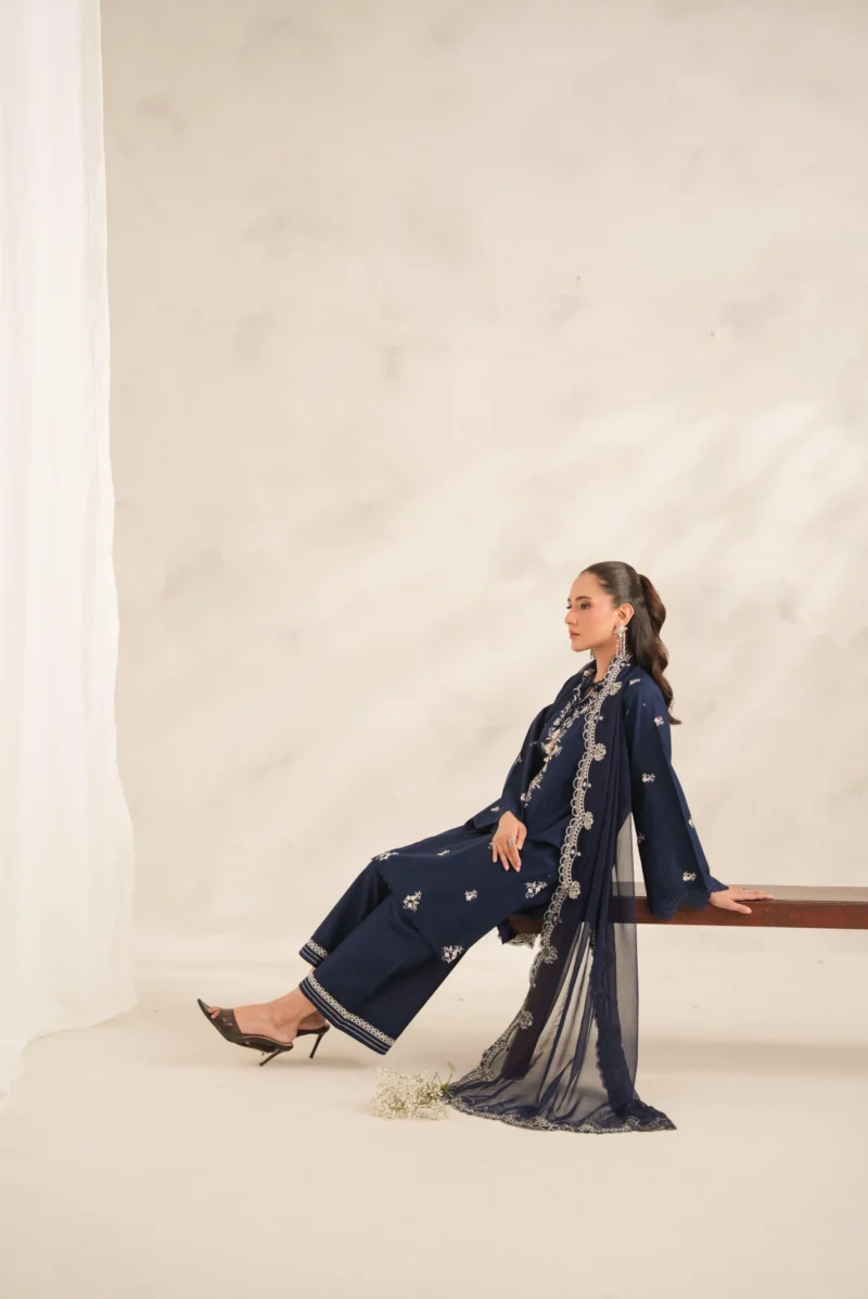 Gul-e-Jan Embroidered 3PC (Plazo)