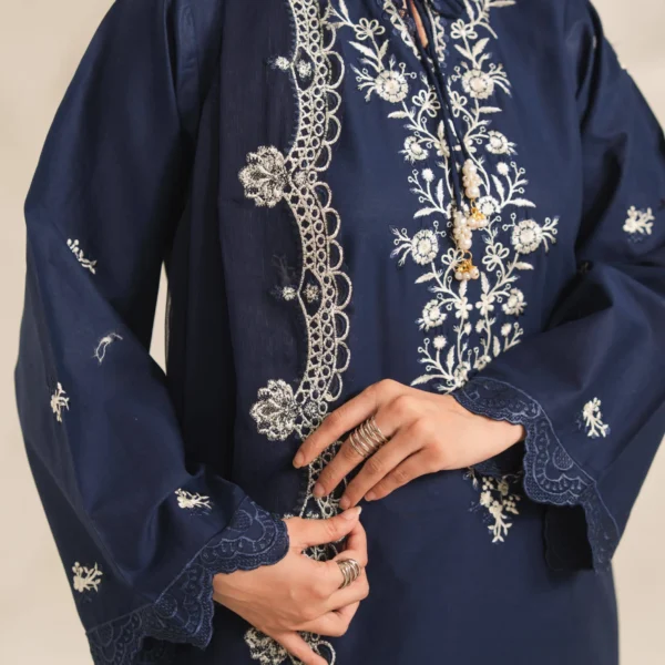 Gul-e-Jan Embroidered 3PC (Plazo)