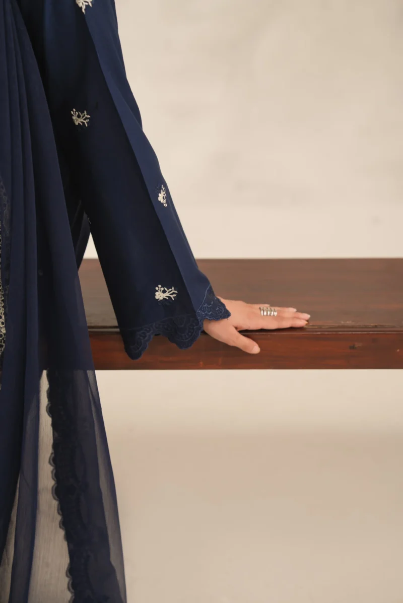 Gul-e-Jan Embroidered 3PC (Plazo)